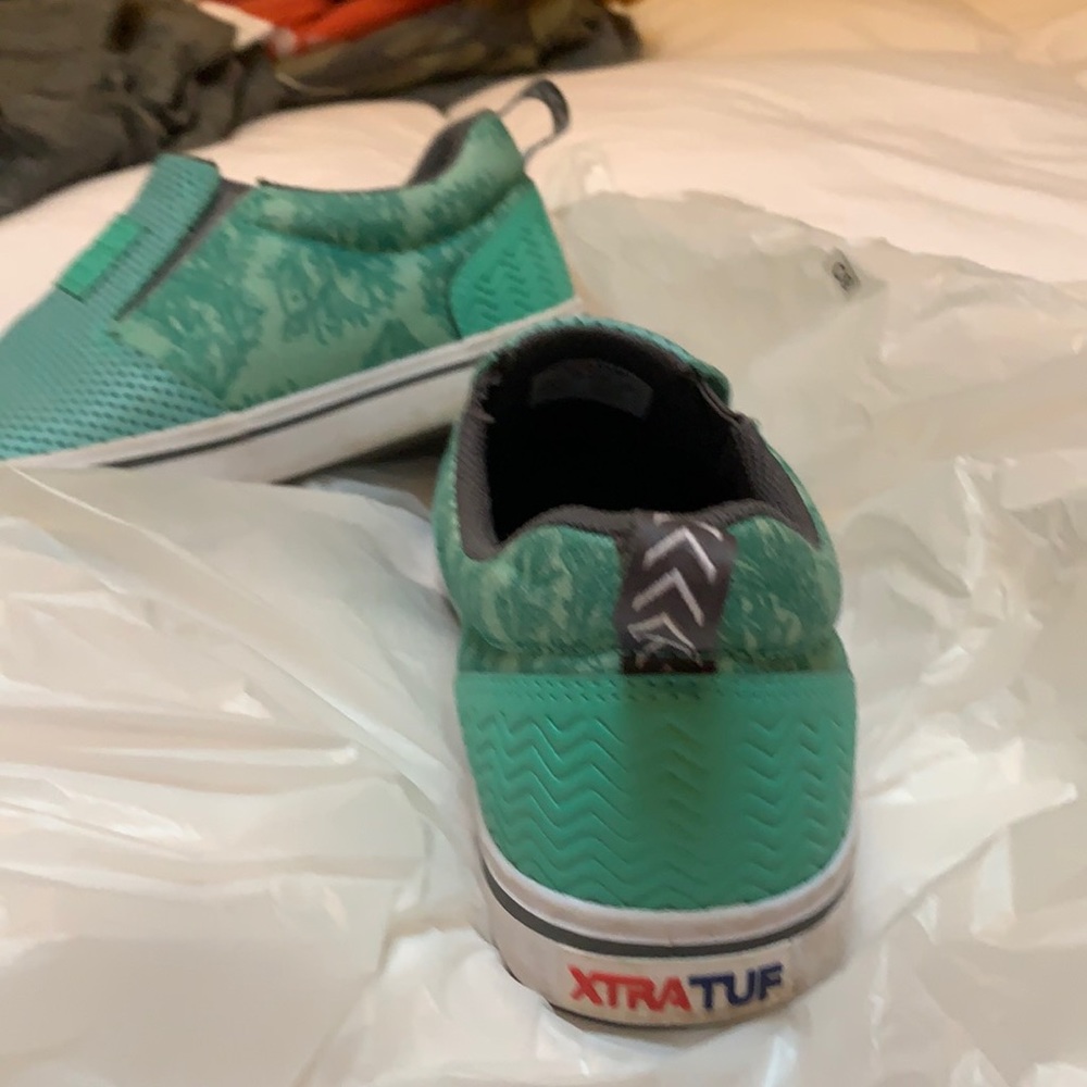 Ladies Xtratuf boat shoes size 8-1/2 -like new